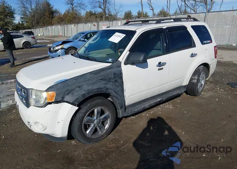 2009 Ford Escape Xlt z USA, uszkodzony, nr VIN 1FMCU93779KB56077